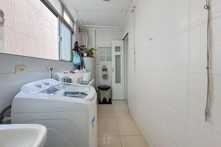Apartamento à venda com 200m², 3 quartos e 1 vaga Apartamento à venda com 200m², 3 quartos e 1 vagaÁrea de Serviço