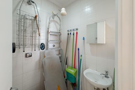 Apartamento à venda com 200m², 3 quartos e 1 vaga Apartamento à venda com 200m², 3 quartos e 1 vagaBanheiro de serviço