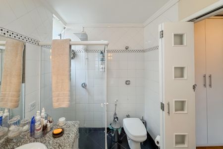 Apartamento à venda com 200m², 3 quartos e 1 vaga Apartamento à venda com 200m², 3 quartos e 1 vagaBanheiro da Suíte 3
