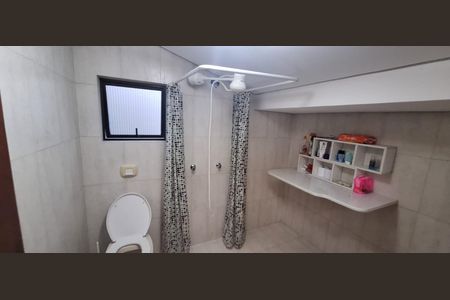 Casa à venda com 282m², 4 quartos e 3 vagasBanheiro 2