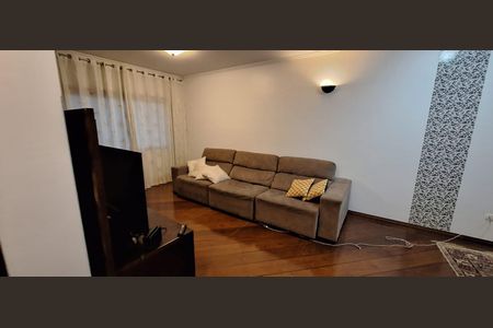 Casa à venda com 282m², 4 quartos e 3 vagasSala