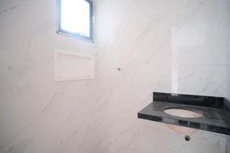 Casa à venda com 79m², 2 quartos e 2 vagasBanheiro da Suíte 1