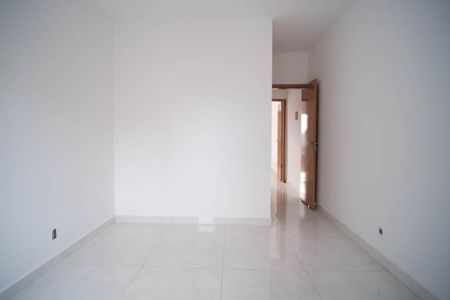 Casa à venda com 79m², 2 quartos e 2 vagasSuíte 2