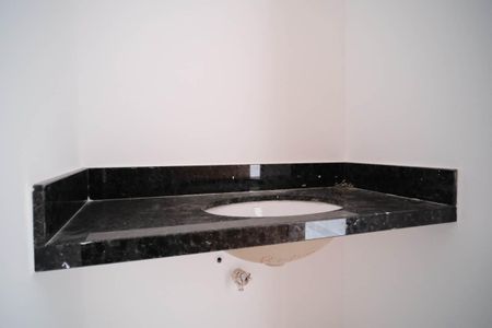 Casa à venda com 79m², 2 quartos e 2 vagasLavabo