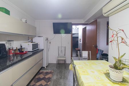 Casa de condomínio à venda com 382m², 3 quartos e 2 vagasChurrasqueira