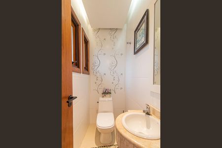 Casa de condomínio à venda com 382m², 3 quartos e 2 vagasLavabo