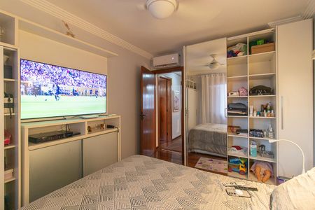 Casa de condomínio à venda com 382m², 3 quartos e 2 vagasQuarto 2