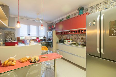 Casa de condomínio à venda com 382m², 3 quartos e 2 vagasCozinha