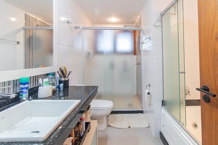 Casa de condomínio à venda com 382m², 3 quartos e 2 vagasBanheiro da Suíte