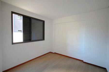 Apartamento à venda com 135m², 4 quartos e 3 vagasQuarto 4