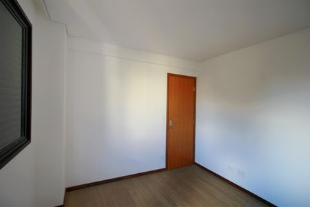 Apartamento à venda com 135m², 4 quartos e 3 vagasQuarto 3