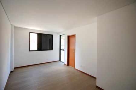 Apartamento à venda com 135m², 4 quartos e 3 vagasQuarto