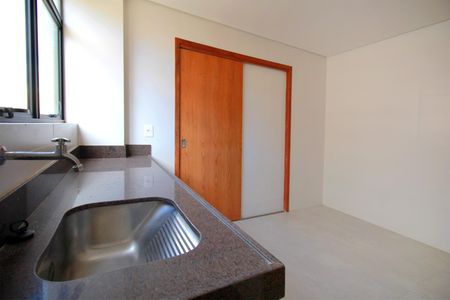 Apartamento à venda com 135m², 4 quartos e 3 vagasCozinha