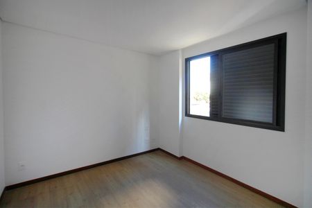 Apartamento à venda com 135m², 4 quartos e 3 vagasQuarto 3