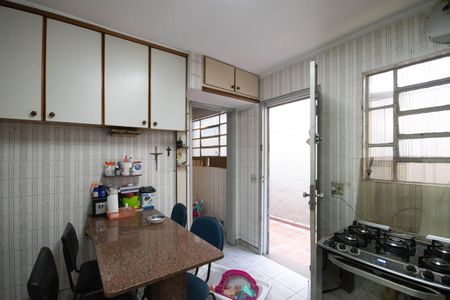 Casa à venda com 178m², 4 quartos e 2 vagas Casa à venda com 178m², 4 quartos e 2 vagasCozinha