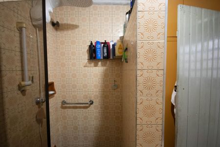 Casa à venda com 178m², 4 quartos e 2 vagas Casa à venda com 178m², 4 quartos e 2 vagasBanheiro 1