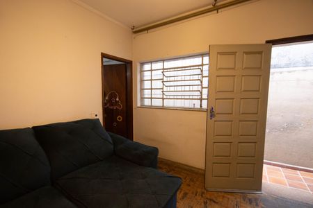 Casa à venda com 178m², 4 quartos e 2 vagas Casa à venda com 178m², 4 quartos e 2 vagasSala 1