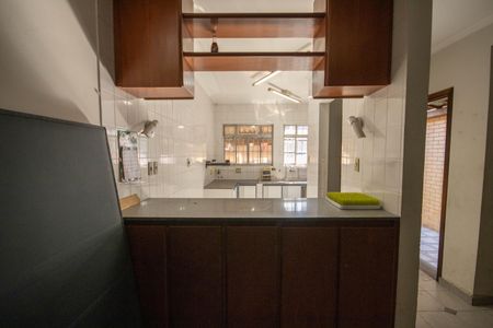 Casa à venda com 178m², 4 quartos e 2 vagas Casa à venda com 178m², 4 quartos e 2 vagasCozinha