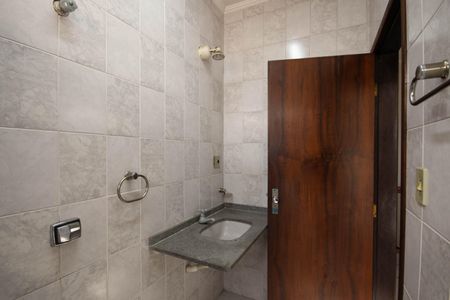 Casa à venda com 178m², 4 quartos e 2 vagas Casa à venda com 178m², 4 quartos e 2 vagasBanheiro 3