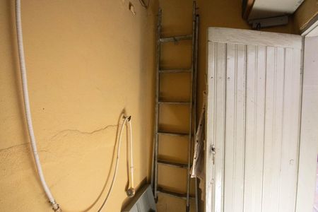 Casa à venda com 178m², 4 quartos e 2 vagas Casa à venda com 178m², 4 quartos e 2 vagasBanheiro 2