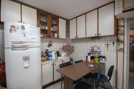 Casa à venda com 178m², 4 quartos e 2 vagas Casa à venda com 178m², 4 quartos e 2 vagasCozinha