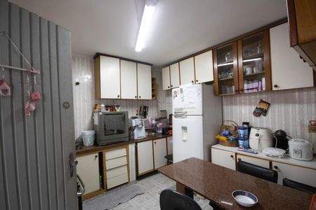 Casa à venda com 178m², 4 quartos e 2 vagas Casa à venda com 178m², 4 quartos e 2 vagasCozinha