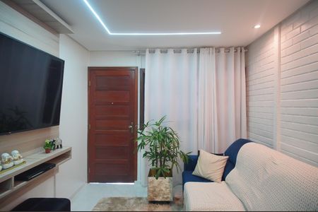 Casa à venda com 102m², 3 quartos e 3 vagasSala