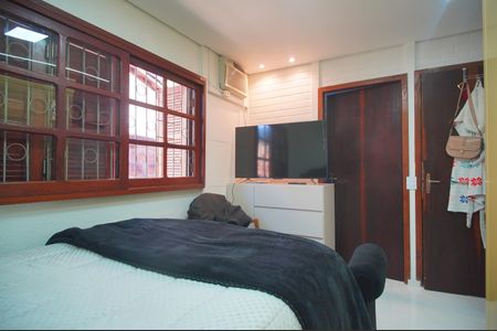 Casa à venda com 102m², 3 quartos e 3 vagasSuíte