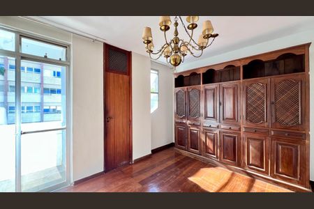 Apartamento à venda com 380m², 5 quartos e 3 vagasSala