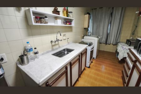 Apartamento à venda com 75m², 2 quartos e 1 vagaCozinha e Área de Serviço