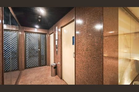 Apartamento à venda com 75m², 2 quartos e 1 vagaFachada e portaria