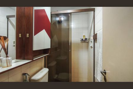Apartamento à venda com 75m², 2 quartos e 1 vagaBanheiro Corredor