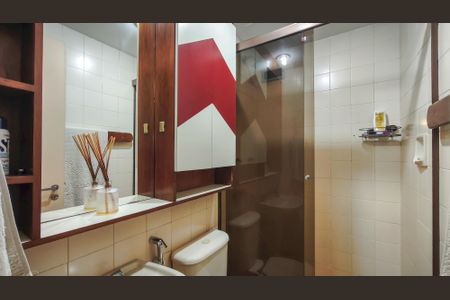 Apartamento à venda com 75m², 2 quartos e 1 vagaBanheiro Corredor