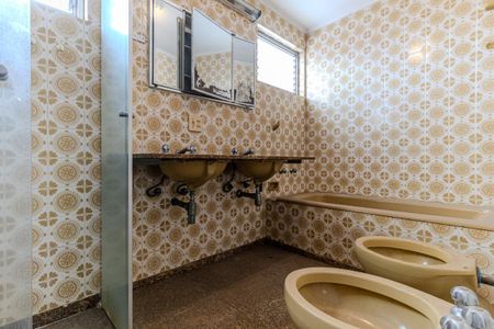 Apartamento à venda com 180m², 4 quartos e 2 vagasBanheiro da Suíte