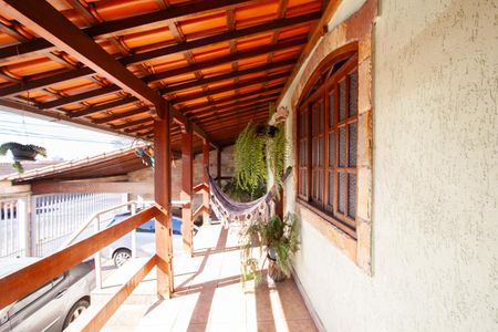 Casa à venda com 290m², 3 quartos e 3 vagasVaranda