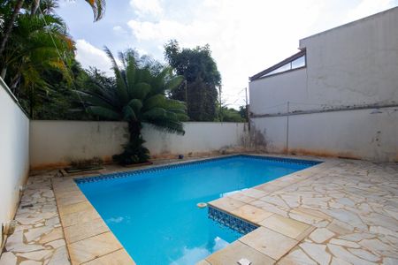 Casa de condomínio para alugar com 340m², 4 quartos e 3 vagas Casa de condomínio para alugar com 340m², 4 quartos e 3 vagasPiscina