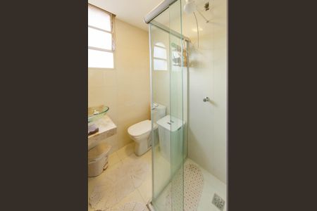 Apartamento à venda com 68m², 2 quartos e 1 vaga Apartamento à venda com 68m², 2 quartos e 1 vagaBanheiro social