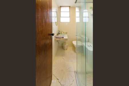 Apartamento à venda com 68m², 2 quartos e 1 vaga Apartamento à venda com 68m², 2 quartos e 1 vagaBanheiro social