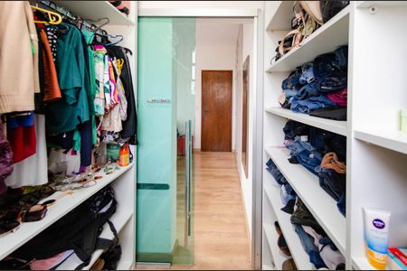 Apartamento à venda com 68m², 2 quartos e 1 vaga Apartamento à venda com 68m², 2 quartos e 1 vagaCloset suíte