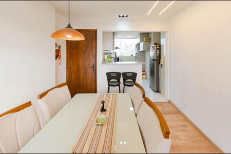 Apartamento à venda com 68m², 2 quartos e 1 vaga Apartamento à venda com 68m², 2 quartos e 1 vagaSala