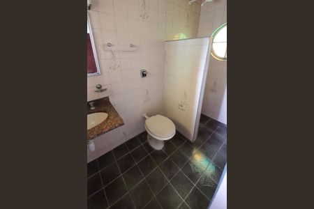 Casa à venda com 228m², 4 quartos e 2 vagas