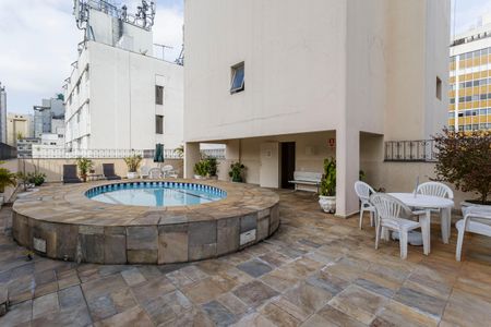 Apartamento à venda com 75m², 2 quartos e 1 vagaÁrea comum - Piscina