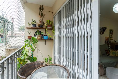 Apartamento à venda com 75m², 2 quartos e 1 vagaVaranda