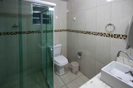 Casa à venda com 295m², 4 quartos e 3 vagas Casa à venda com 295m², 4 quartos e 3 vagasBanheiro 02