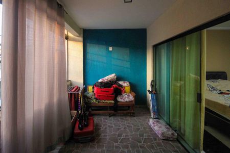 Casa à venda com 295m², 4 quartos e 3 vagas Casa à venda com 295m², 4 quartos e 3 vagasVaranda do Quarto 04