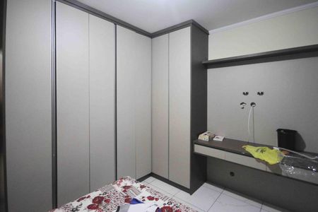 Casa à venda com 295m², 4 quartos e 3 vagas Casa à venda com 295m², 4 quartos e 3 vagasQuarto