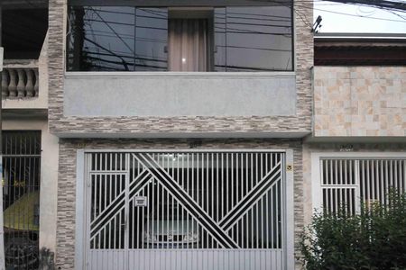 Casa à venda com 295m², 4 quartos e 3 vagas Casa à venda com 295m², 4 quartos e 3 vagasFachada