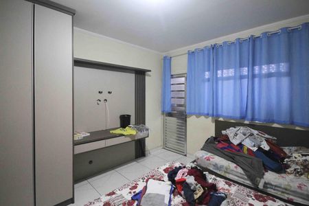 Casa à venda com 295m², 4 quartos e 3 vagas Casa à venda com 295m², 4 quartos e 3 vagasQuarto