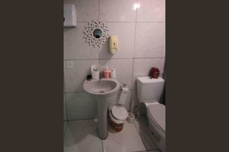 Casa à venda com 295m², 4 quartos e 3 vagas Casa à venda com 295m², 4 quartos e 3 vagasBanheiro