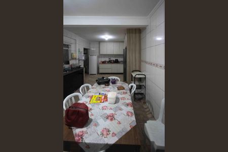 Casa à venda com 295m², 4 quartos e 3 vagas Casa à venda com 295m², 4 quartos e 3 vagasCozinha